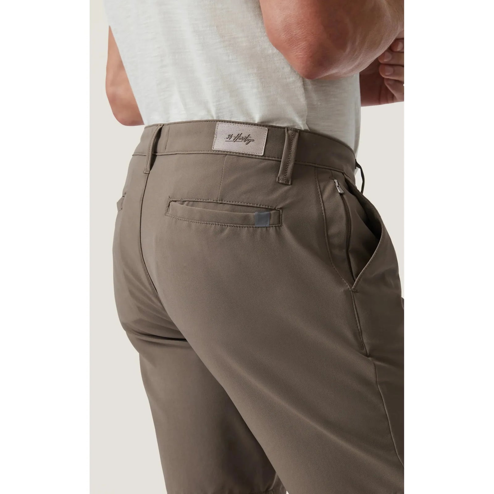 Stylish and functional, the 34 Heritage Arizona Commuter Luxe Short in taupe offers a perfect summer fit.