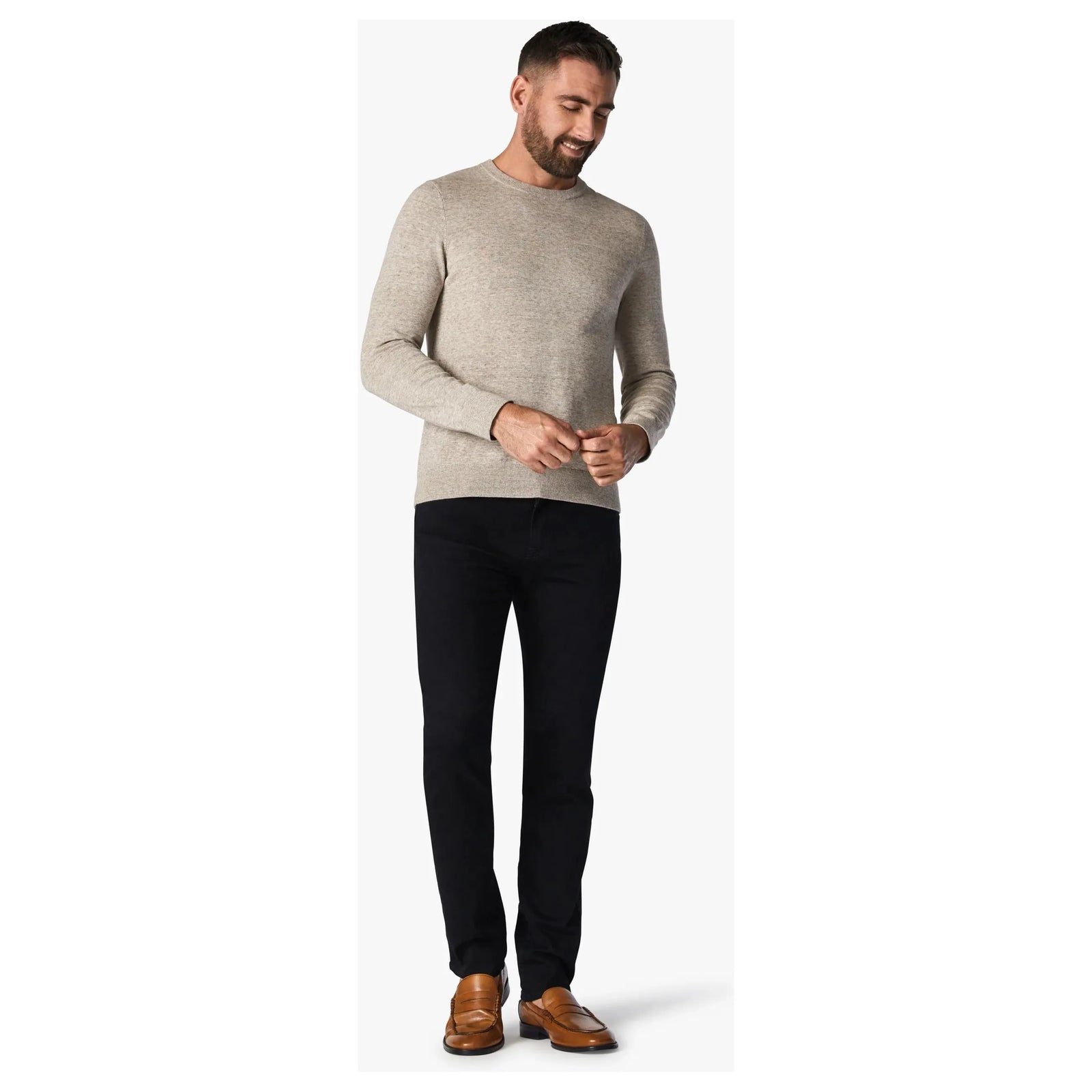 Men's style featuring 34 Heritage Courage Black Vintage Comfort jeans, perfect blend of comfort and contemporary design.