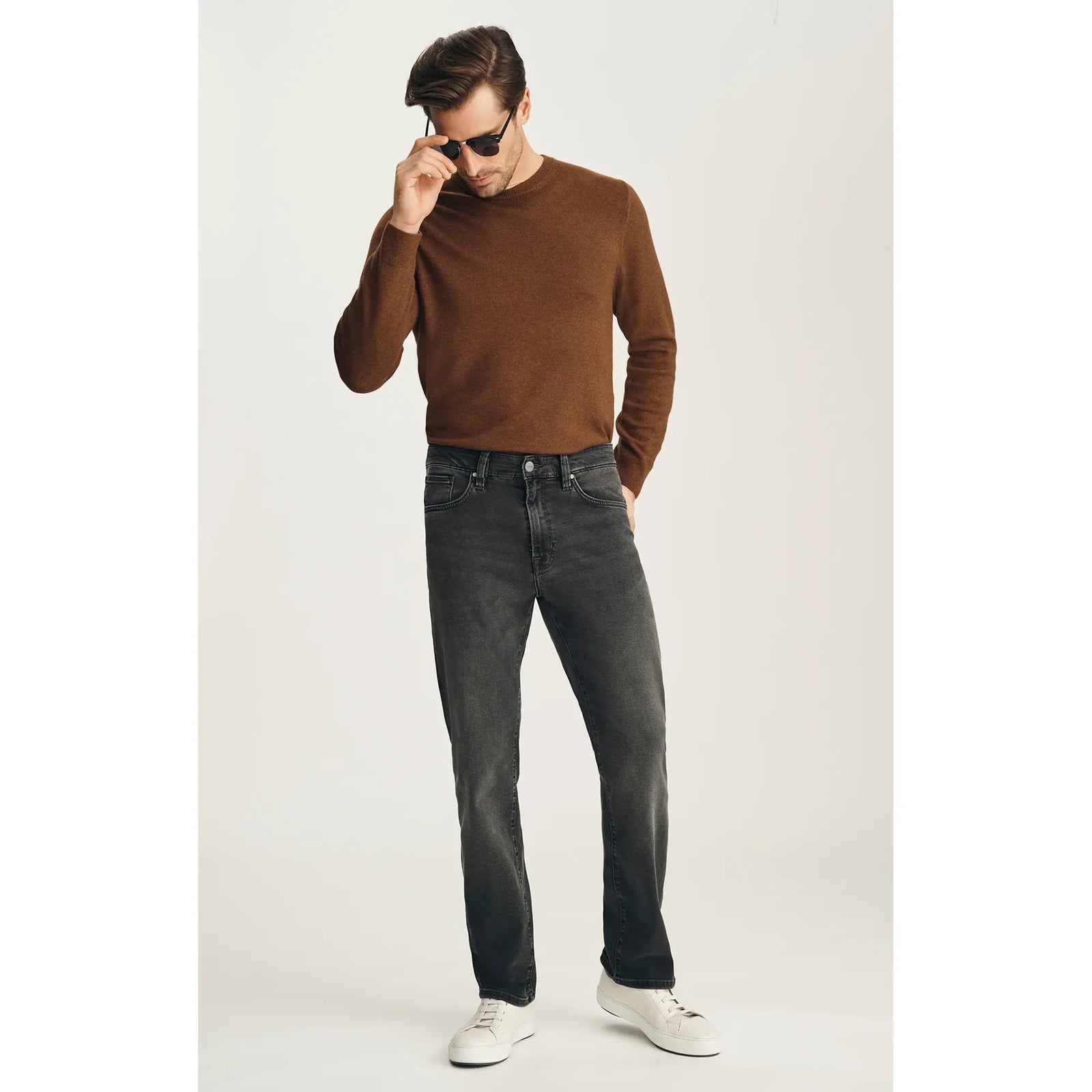 34 Heritage Courage Straight Leg in Smoke Brushed Urban