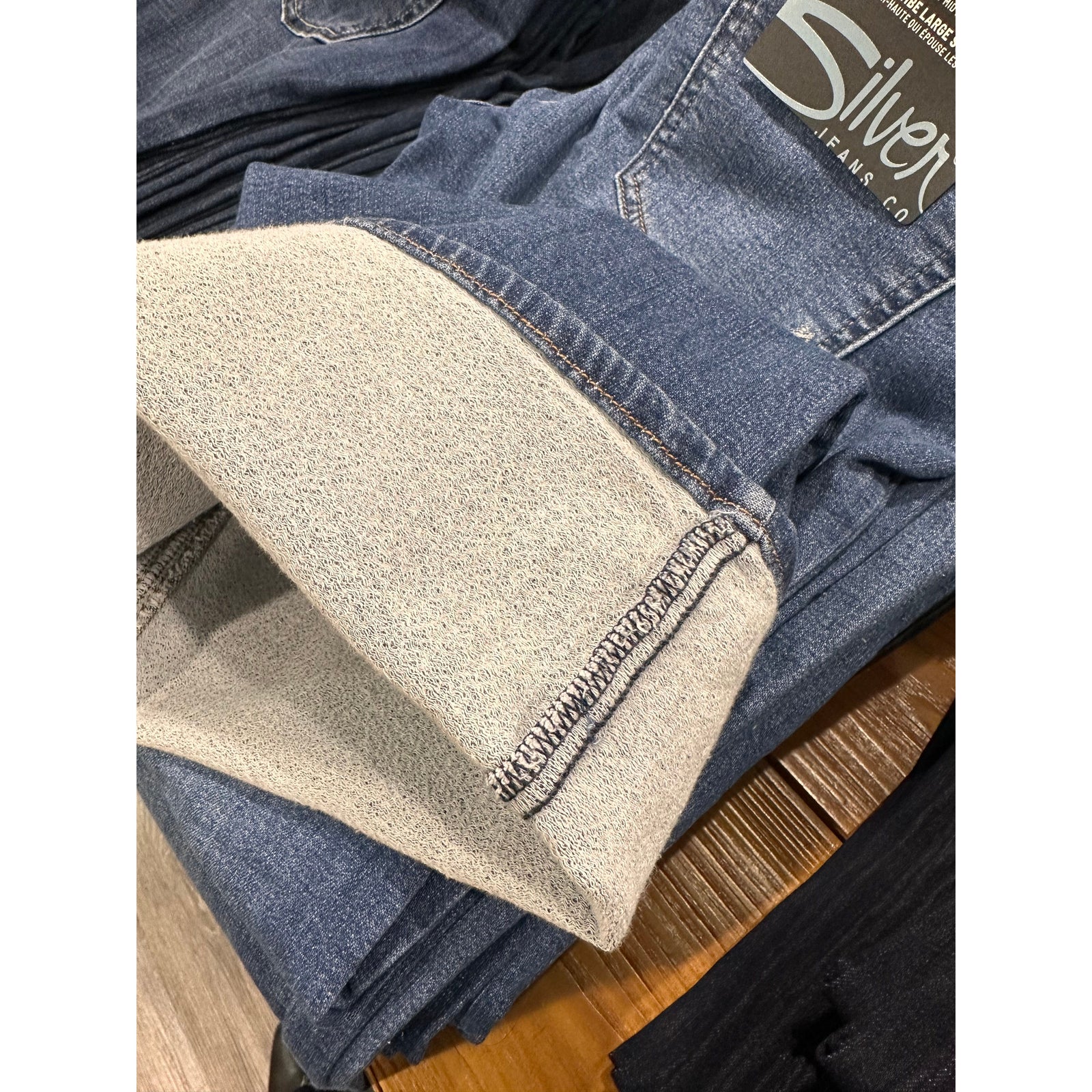 Silver Suki Flex Knit Wide Leg in Broydon