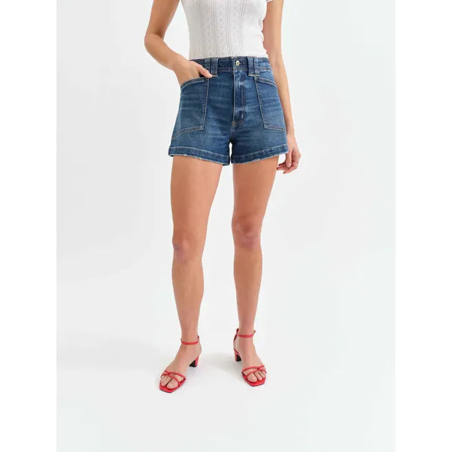 Daze Valley Girl Short in Manhattan on model: high-rise denim with stitch front pockets, white top, red sandals