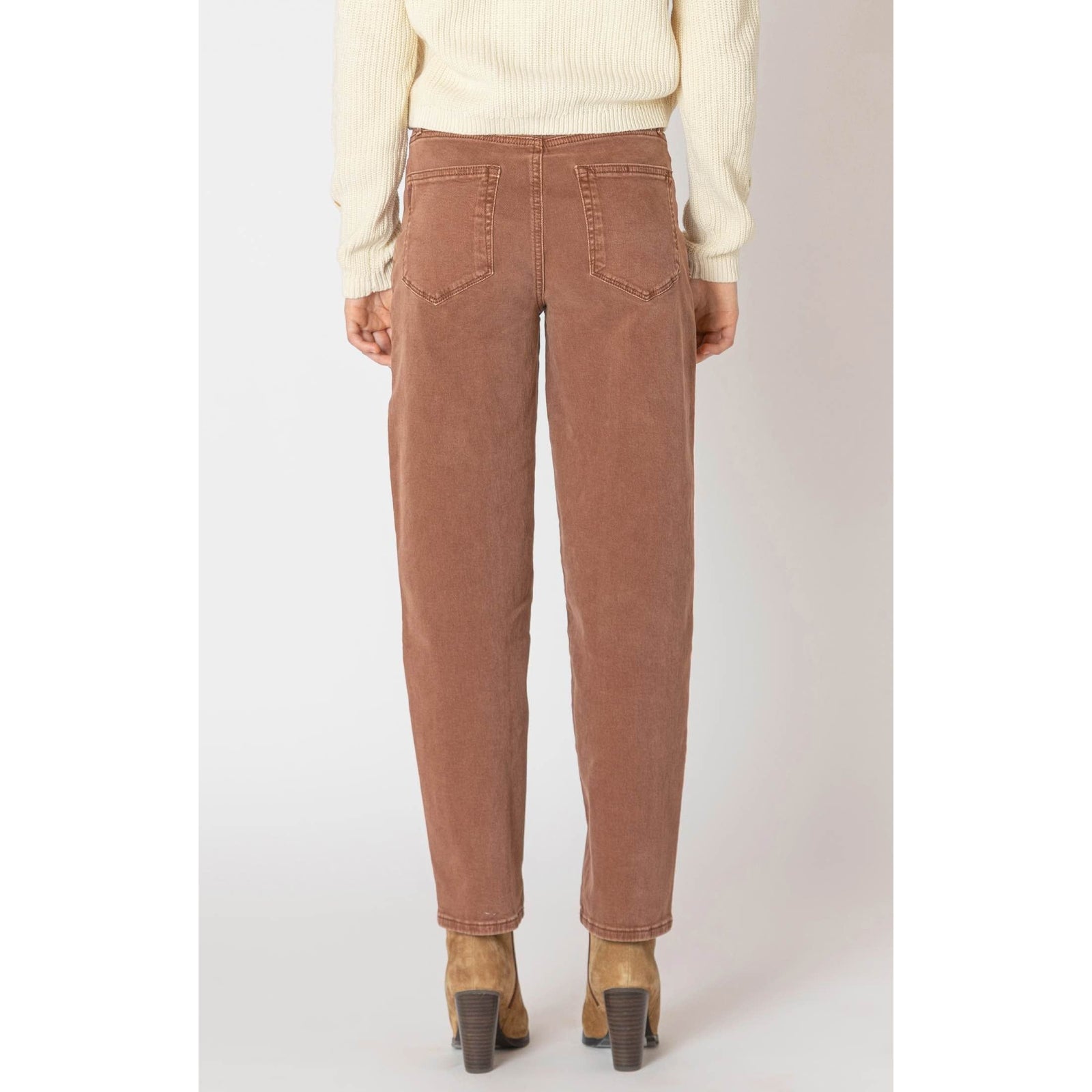 Stylish Dex Barrel Leg Pant featuring a relaxed silhouette and cozy autumn hues, perfect for fall fashion.