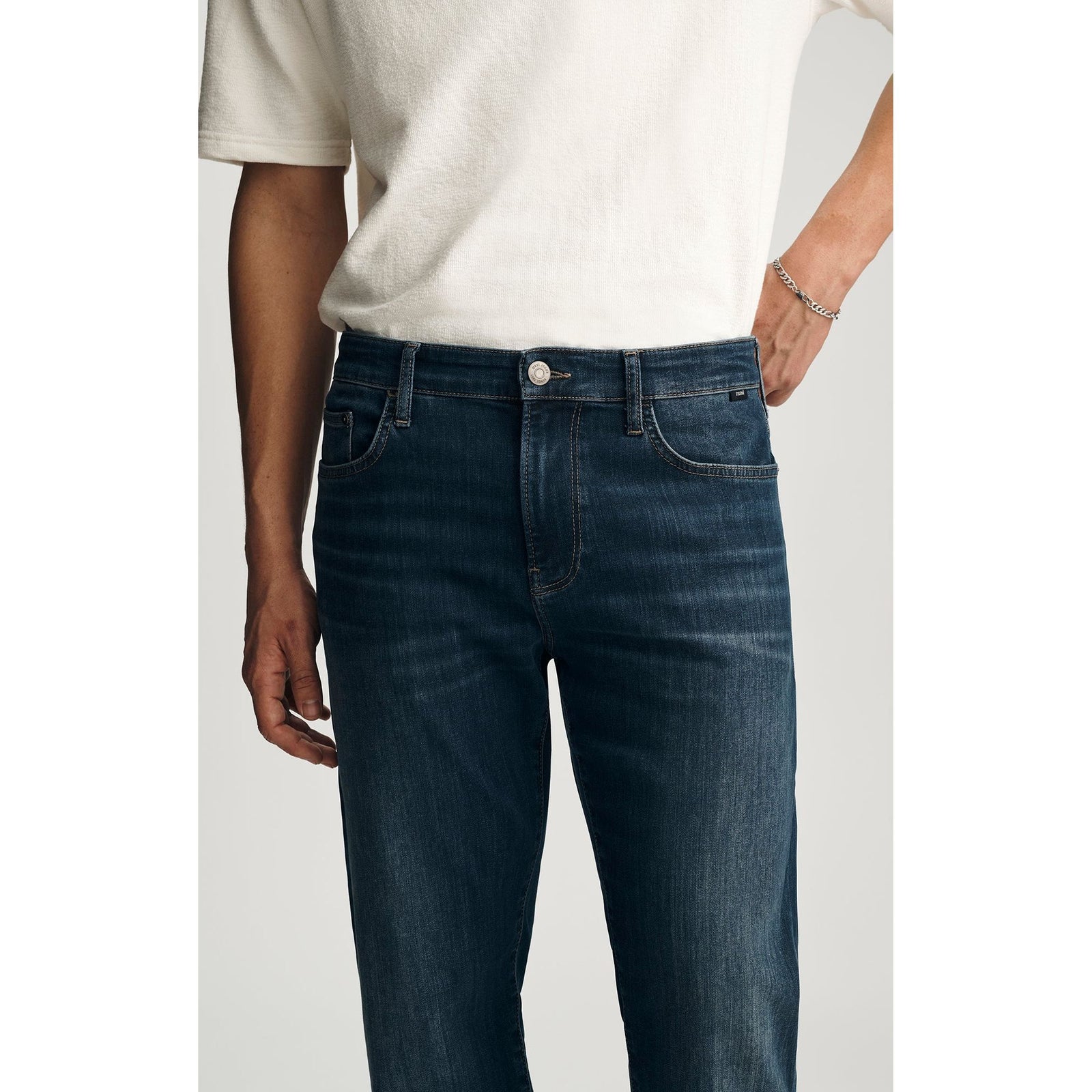 Mavi Zach Dark Brushed Supermove Denim