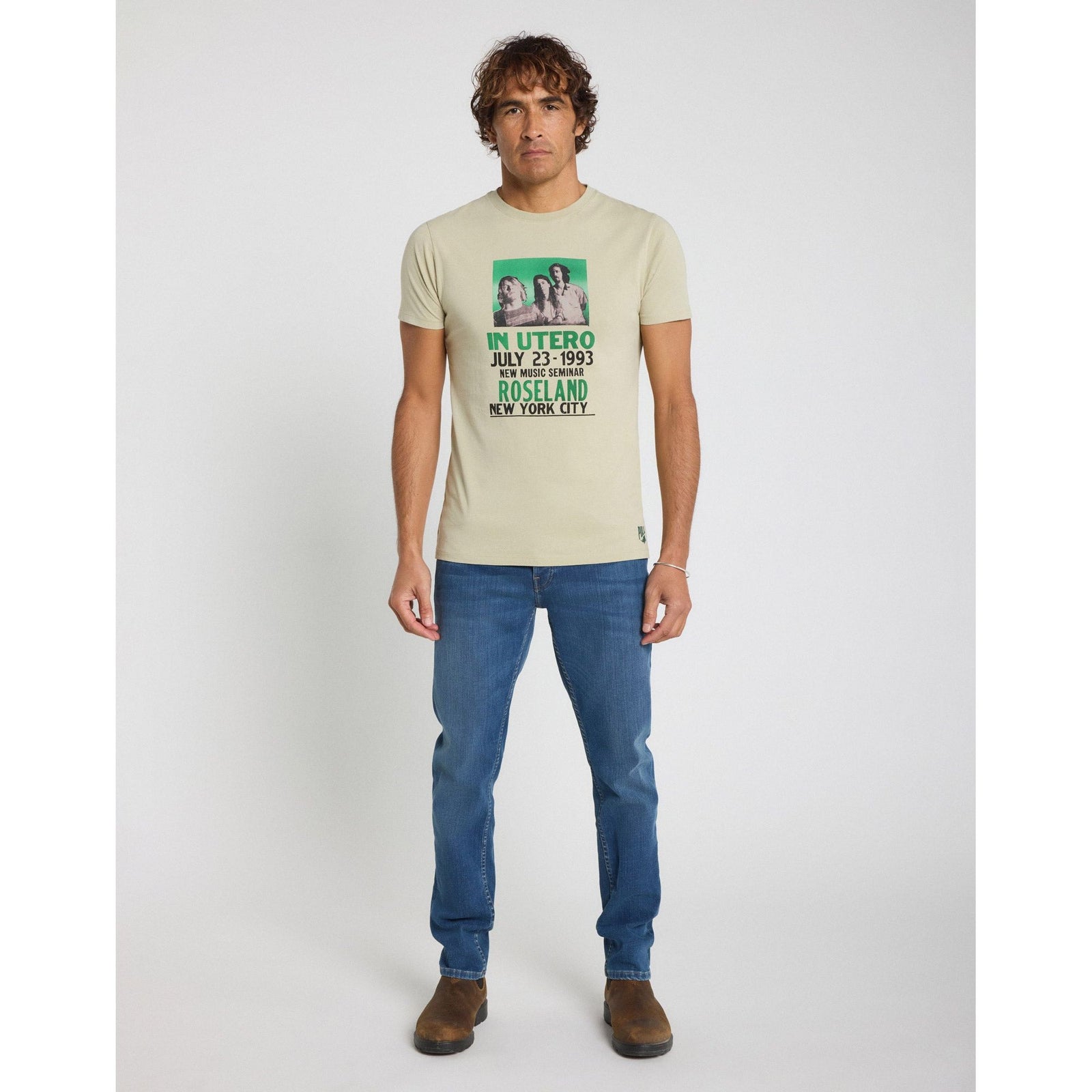 Pullin Utero Tee features a nostalgic design celebrating Nirvana's iconic 1993 Roseland show, perfect for grunge fans.