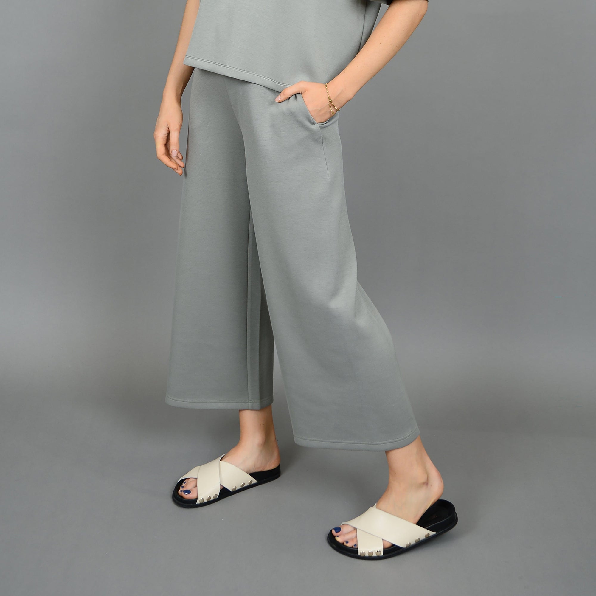 RD Second Skin Victoria Soft Knit Cropped Pants