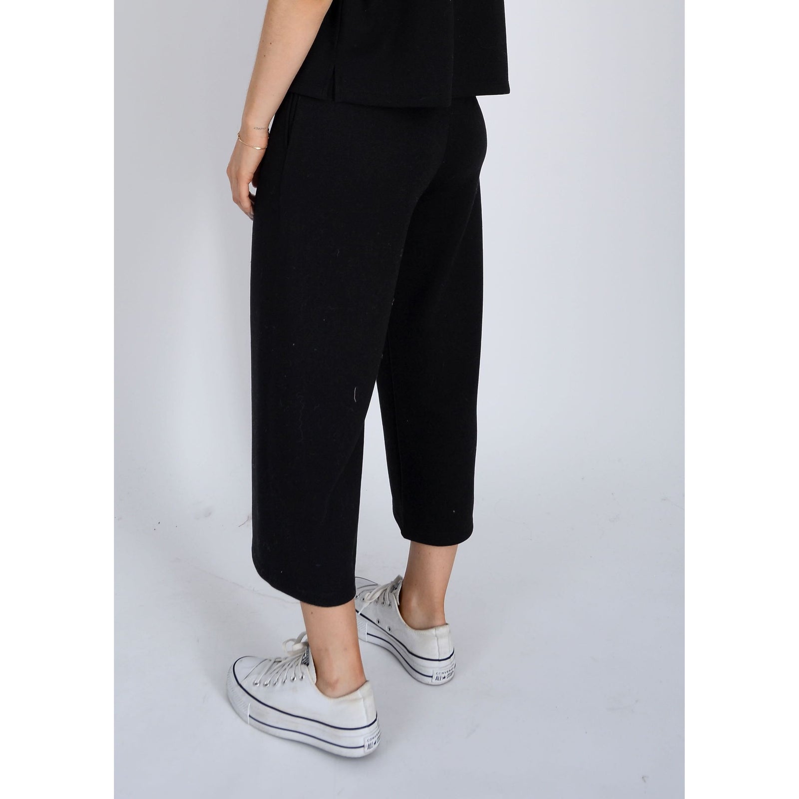Comfortable Scuba Victoria Soft Knit Cropped Pants featuring a wide leg design and pockets, perfect for everyday wear.