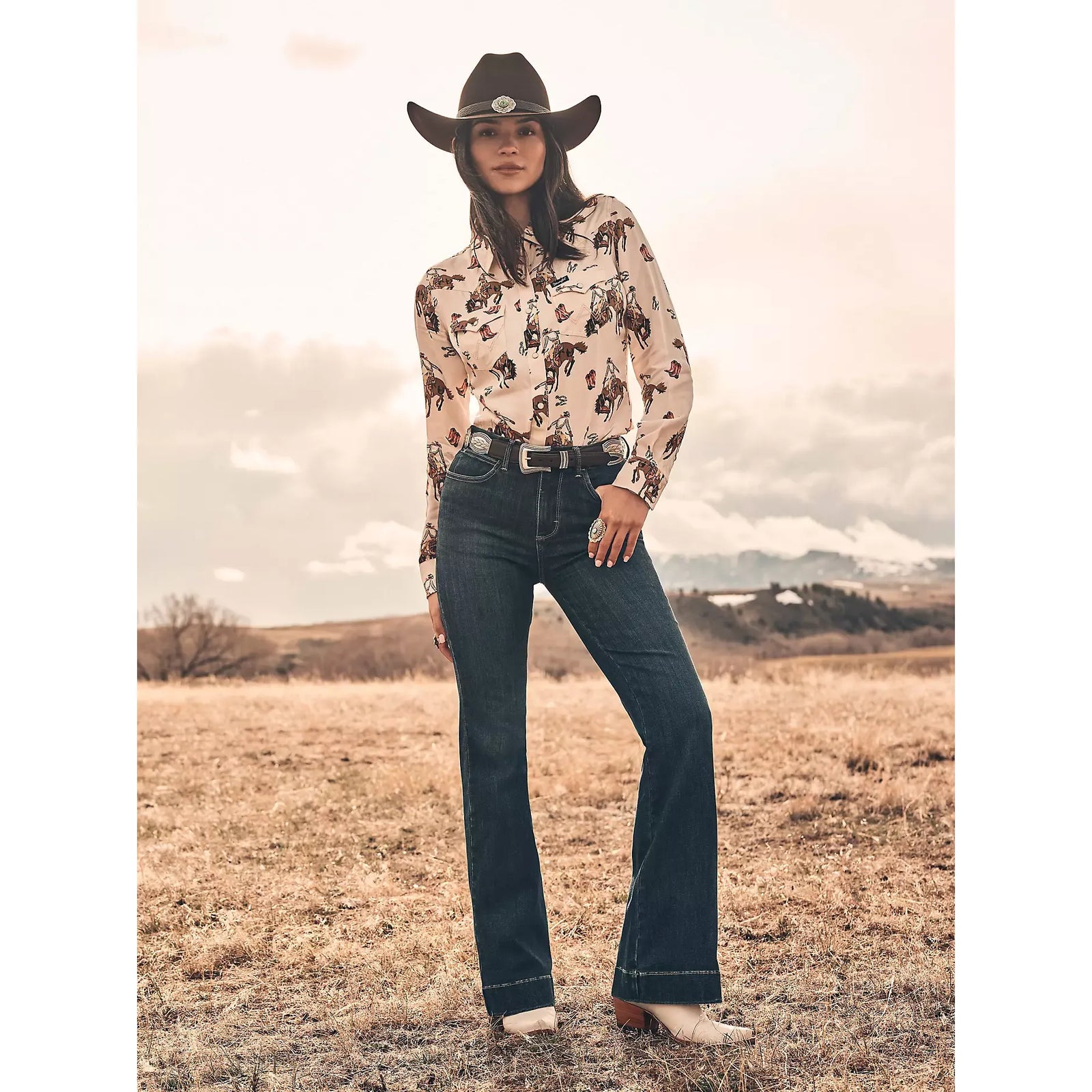 Wrangler Bespoke Trouser in Alexandra: high-rise stretch denim, vintage silhouette, slim thigh, flare below knee.