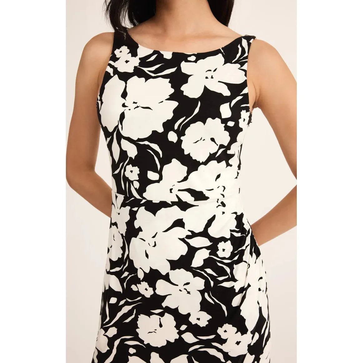 Z Supply Valencia La Plage Midi Dress features a stylish floral print and comfortable fit for all-day wear.