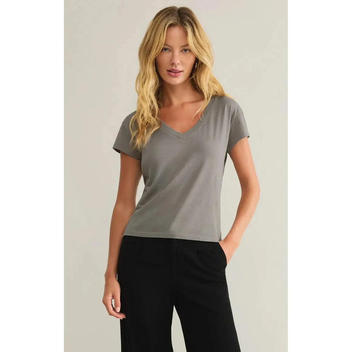 Elevate your style with the Z Supply Modern Jersey V-Neck Tee in graphite grey, perfect for casual comfort.