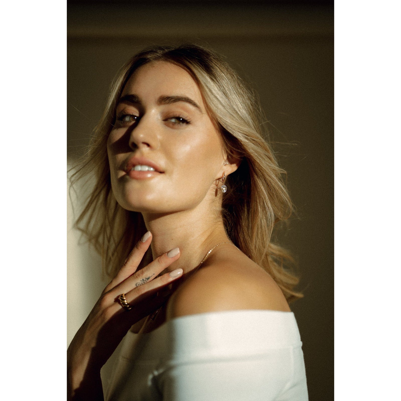 Eliasz & Ella Eliasz and Ella Luminary Gold Hoop