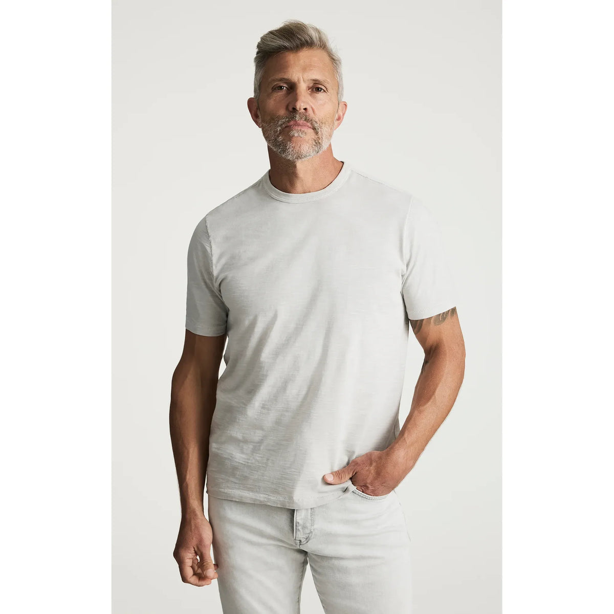 34 Heritage Slub Crew Tshirt worn by a man in light gray cotton-jersey.