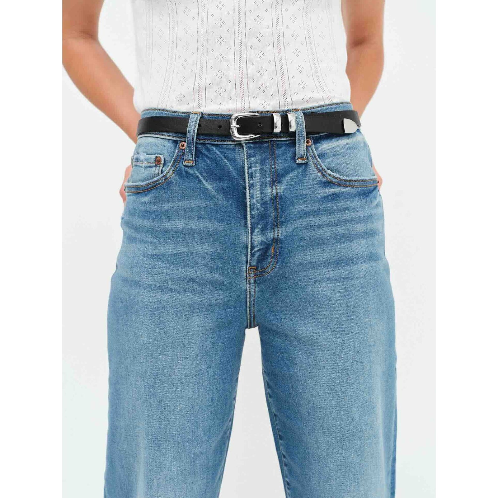 Daze Pleaser high-rise wide-leg ankle jeans in Vibe Check, blue Hug denim with frayed hems.