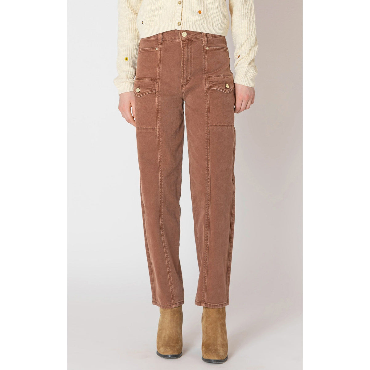 Stylish Dex Barrel Leg Pant in cozy autumn hues, featuring roomy cargo pockets for practicality and flair.