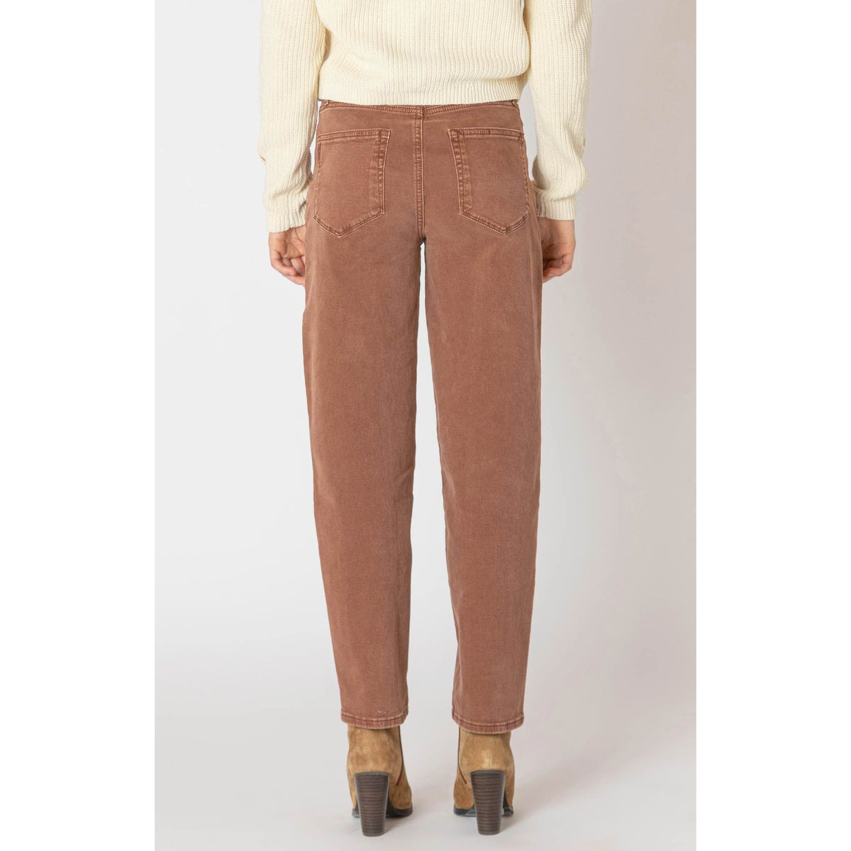 Stylish Dex Barrel Leg Pant featuring a relaxed silhouette and cozy autumn hues, perfect for fall fashion.
