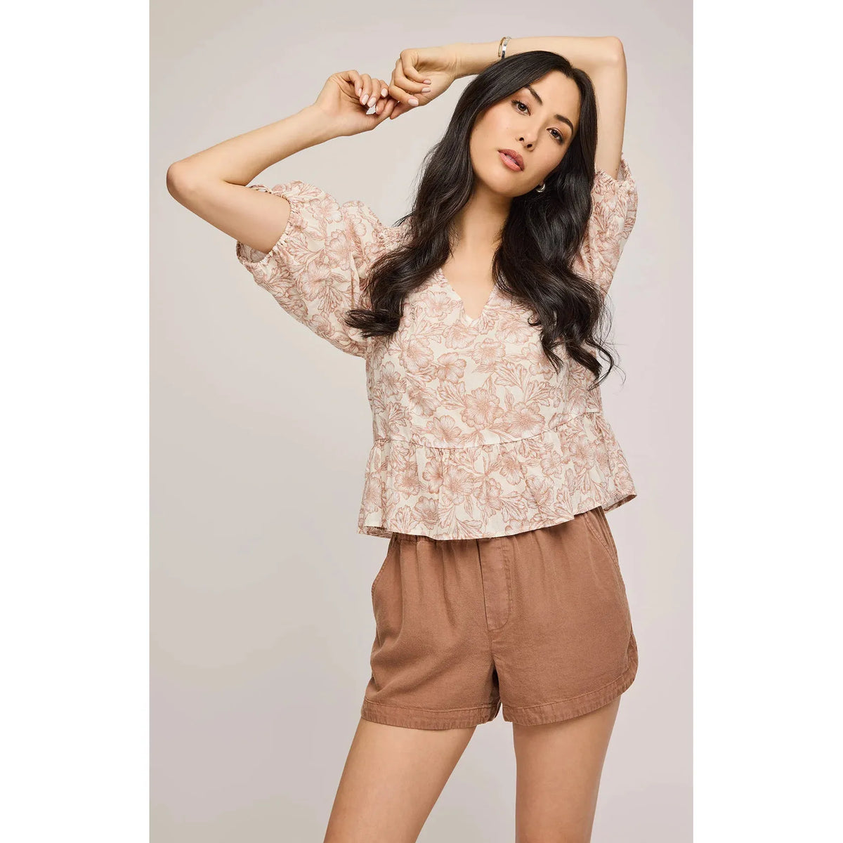 Stylish model showcases the Gentle Fawn Wyatt Short, featuring soft Tencel fabric and an elasticated waistband.