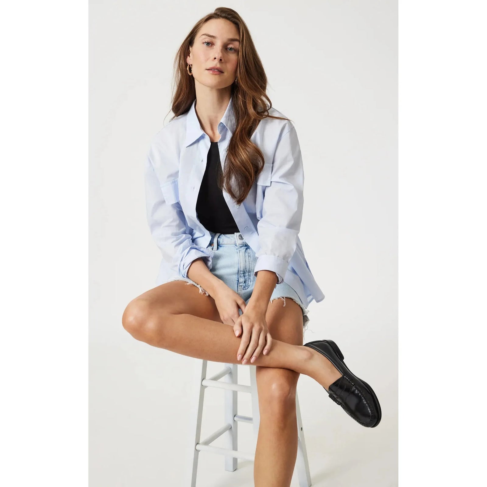 Elevate your style with Mavi Heidi Bleached 90's Shorts featuring a vintage wash and relaxed fit for a chic look.