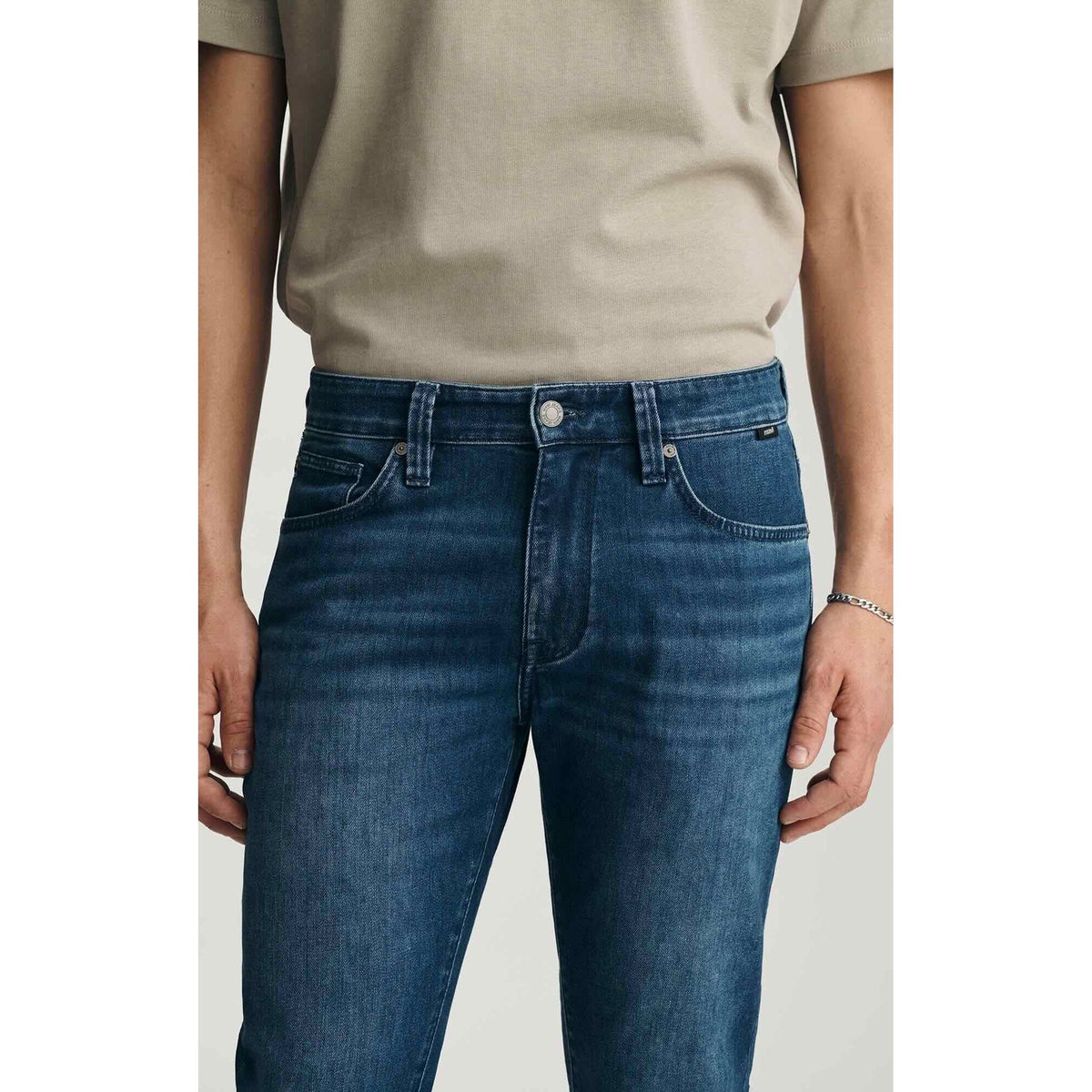 Mavi Marcus Dark Air-Lite denim jeans on model, slim-straight fit with regular rise.