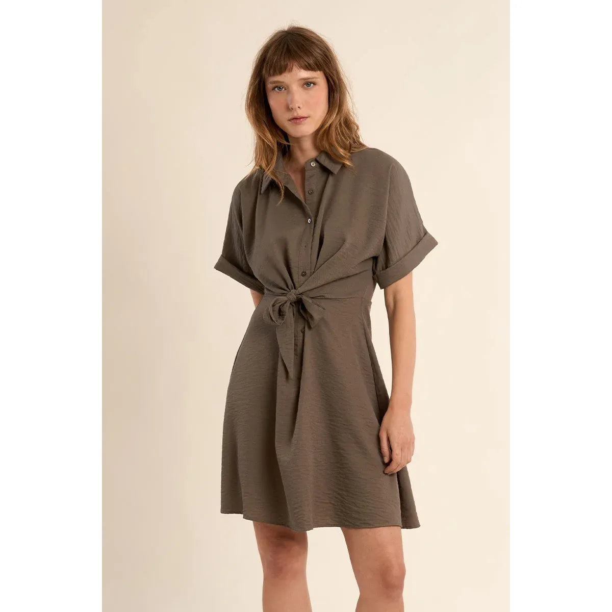Molly Bracken short dress with knotted waist, relaxed silhouette, short sleeves and a shirt collar.