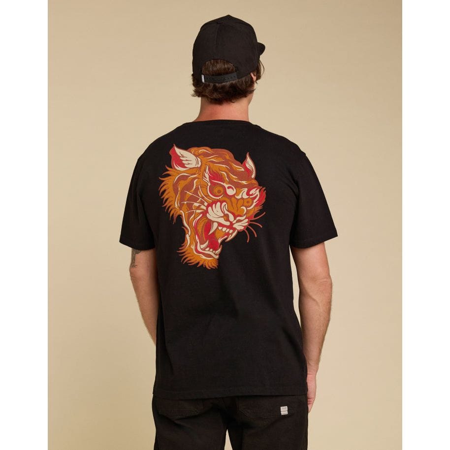 Stylish Pullin RelaxBad Tee in black cotton featuring a bold graphic design, perfect for casual wear.