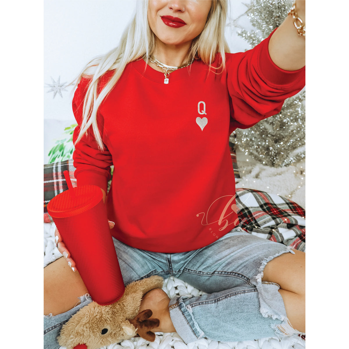 Q ❤️ Embroidered Classic Crew