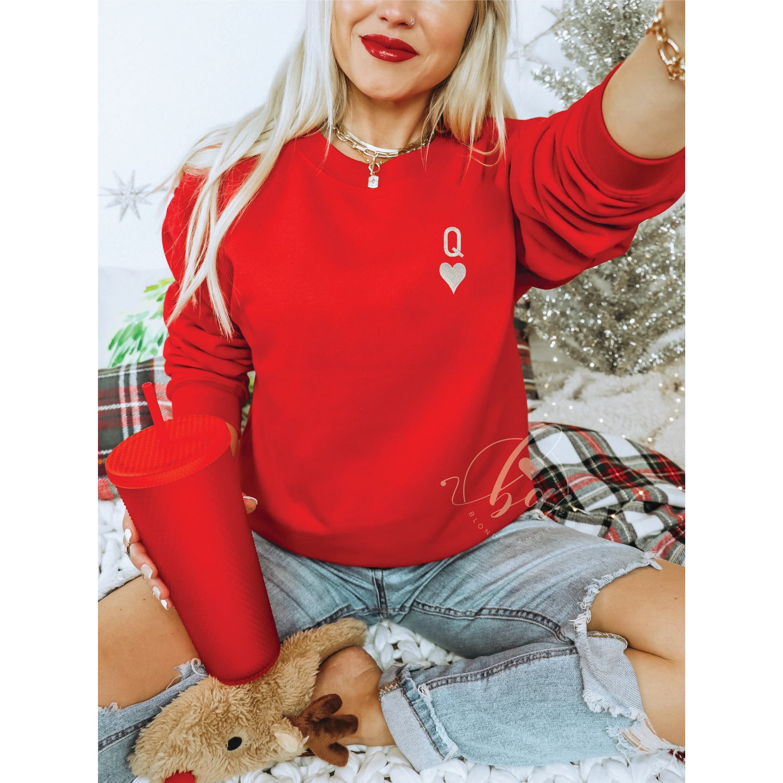 Q ❤️ Embroidered Classic Crew