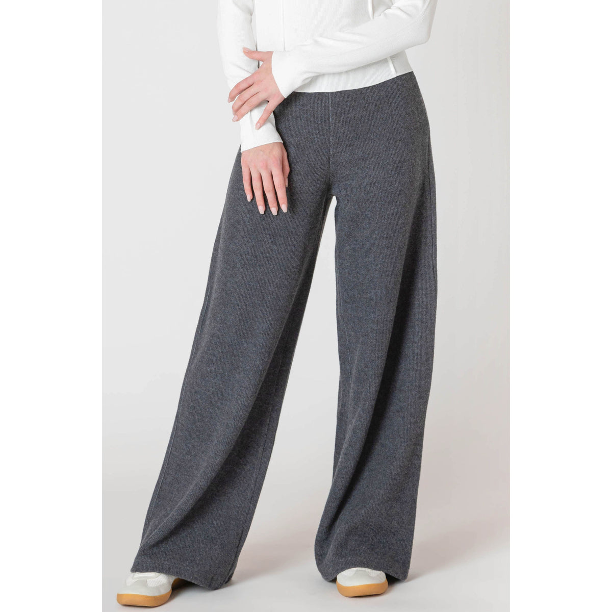 Chic and comfy, the Room 34 Wide Leg Ribbed Pant in mocha heather is perfect for lounging or stylish outings.