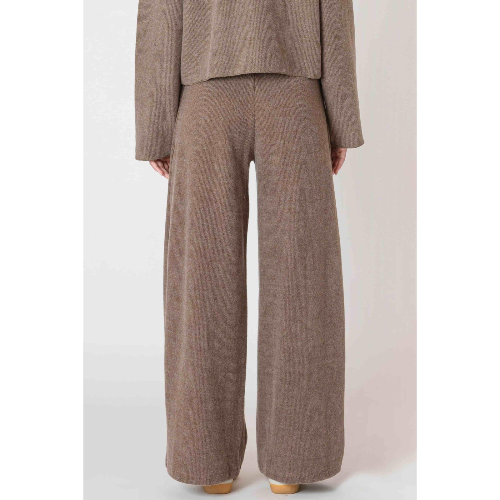 Stylish and comfortable, the Room 34 Wide Leg Ribbed Pant in mocha heather is perfect for lounging or casual outings.