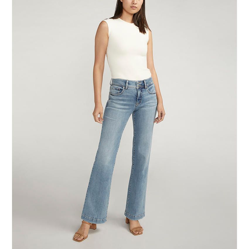 Silver Suki Trouser in Idigo: power stretch denim, mid-rise fit, flattering silhouette in light blue jeans.