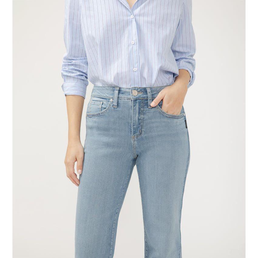 Silver Avery Trouser in Mateo by Silver Jeans Co. features a curvy-friendly high-rise design with a contoured waistband to flatter curves.