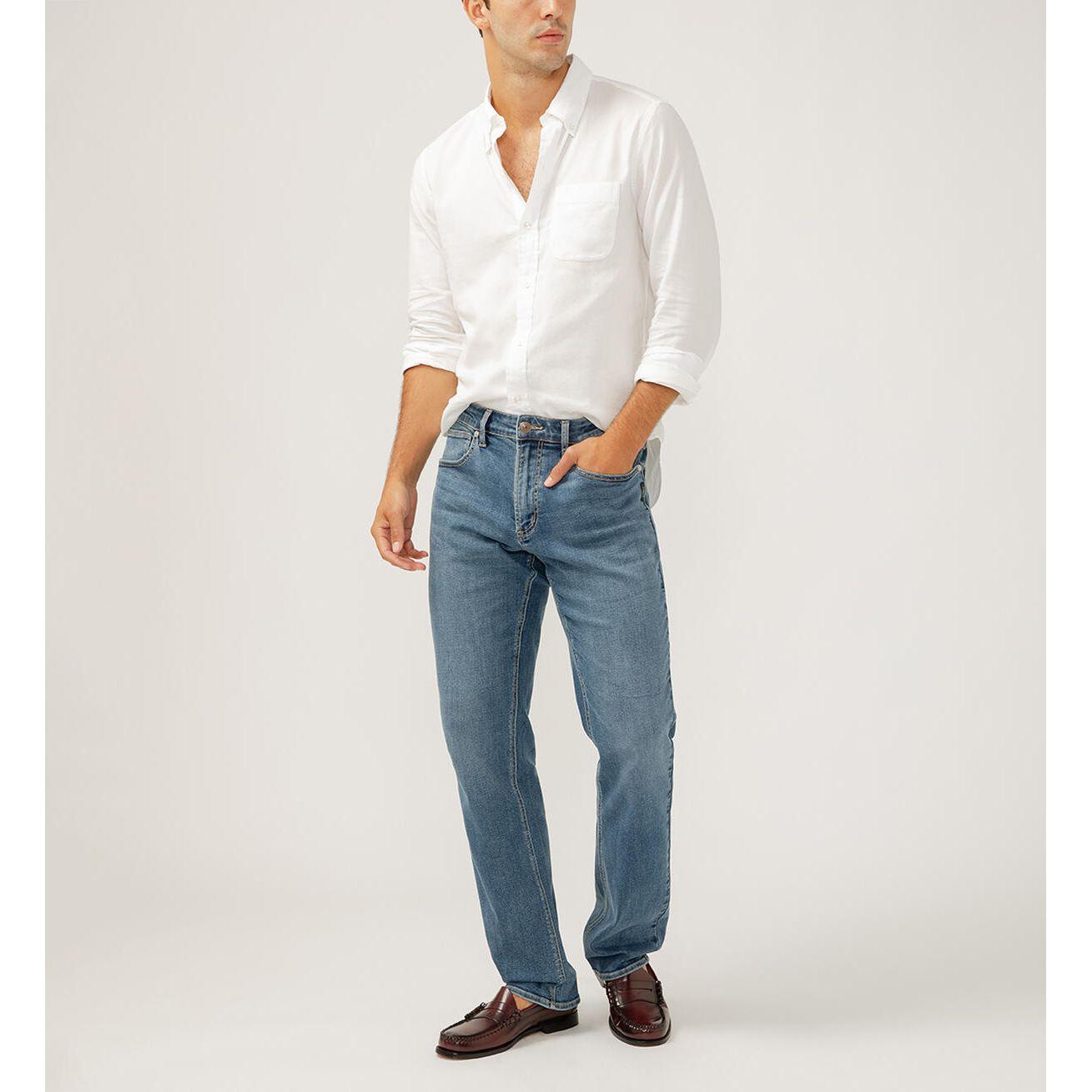 Silver Grayson Straight Denim from Silver Label with a classic fit and 17" straight leg silhouette.