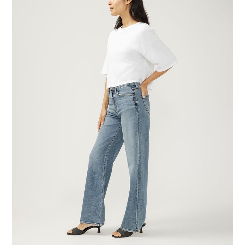 Stylishly showcasing the Silver Highly Desirable Trouser in London, perfect for a vintage-inspired look.