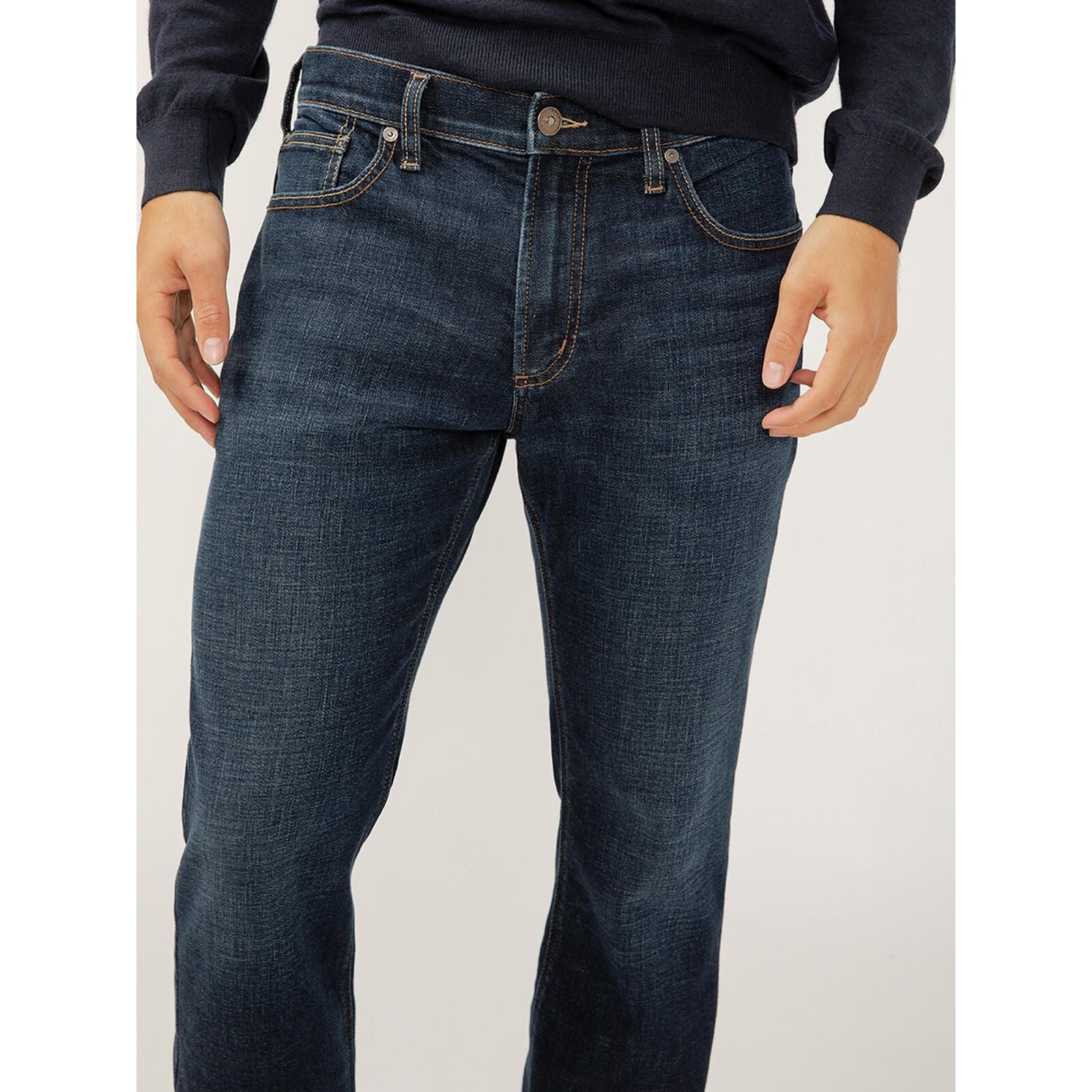 Silver Jace Slim Bootcut Luxe in Swing jeans in dark Luxe Heritage denim with copper stitching