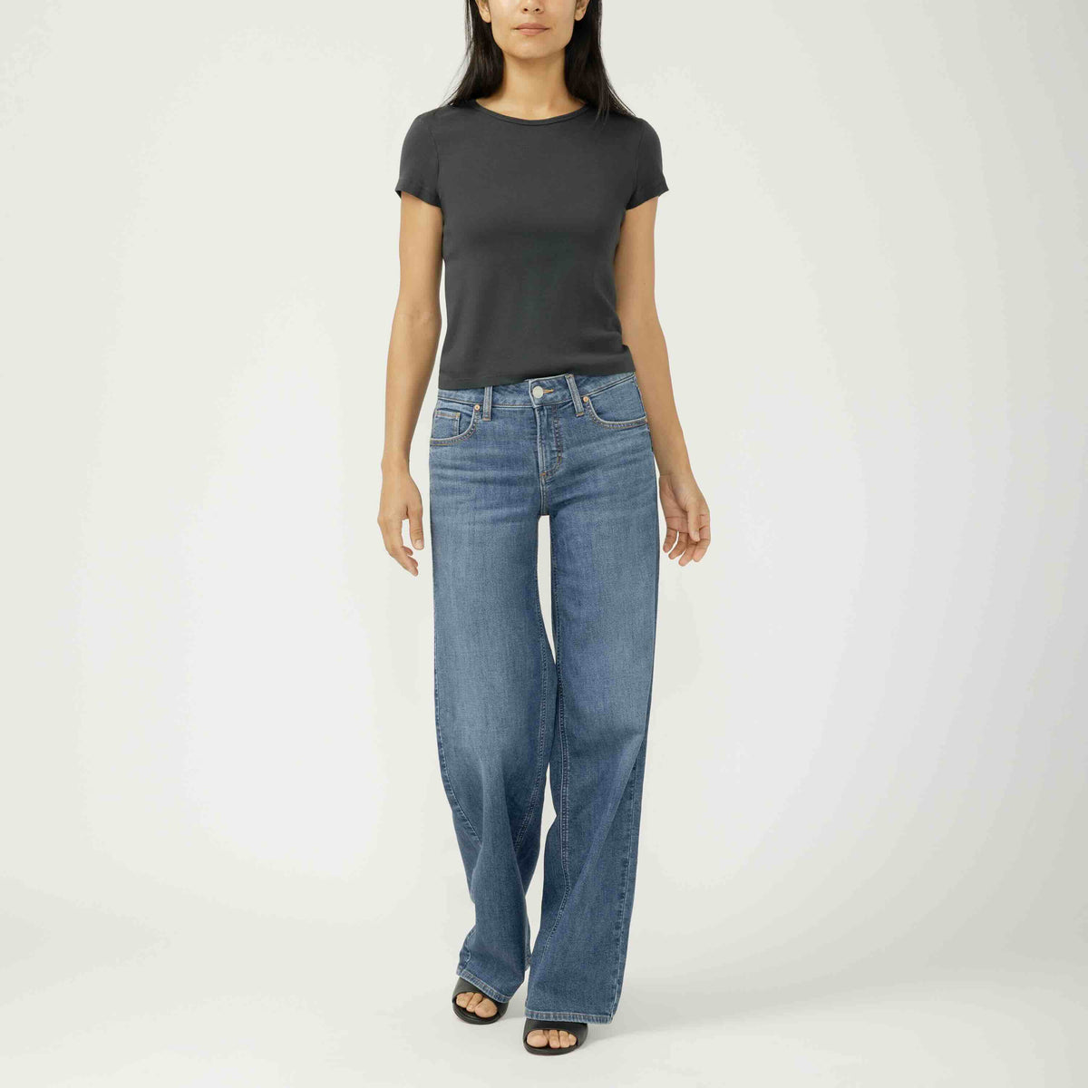 Silver Suki Wide Leg in Broydon jeans with contoured waistband and sculpted hip and thigh, dark indigo.