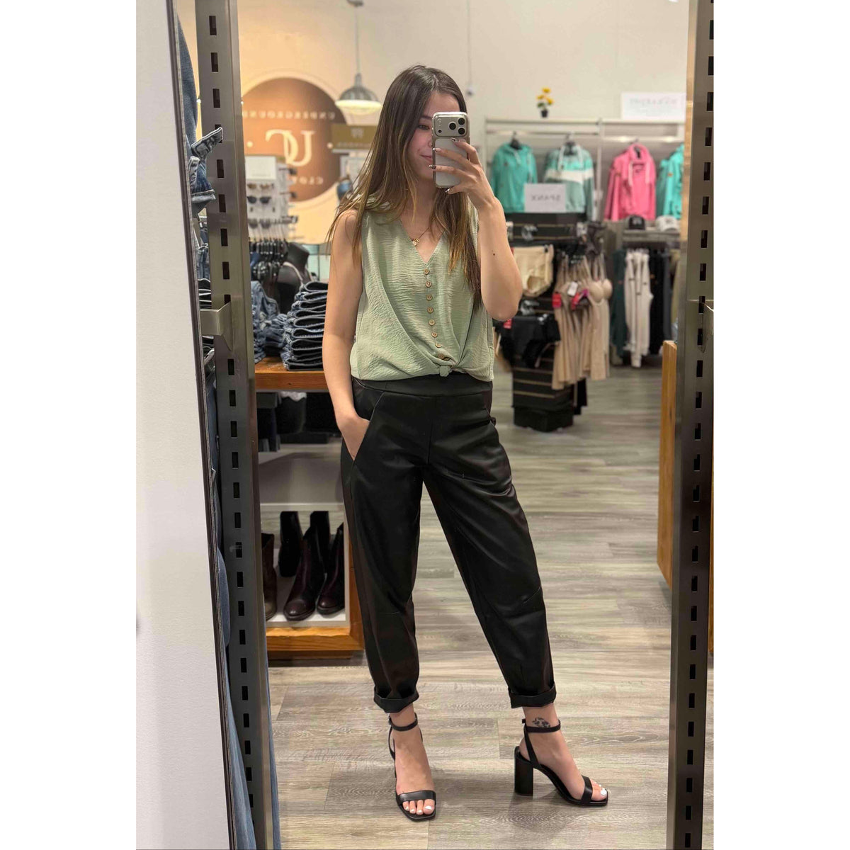 Sorella Liquid Crop Jogger
