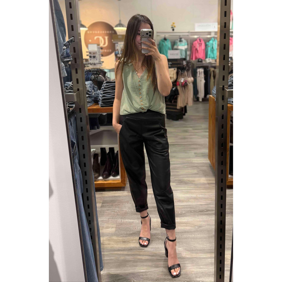 Sorella Liquid Crop Jogger
