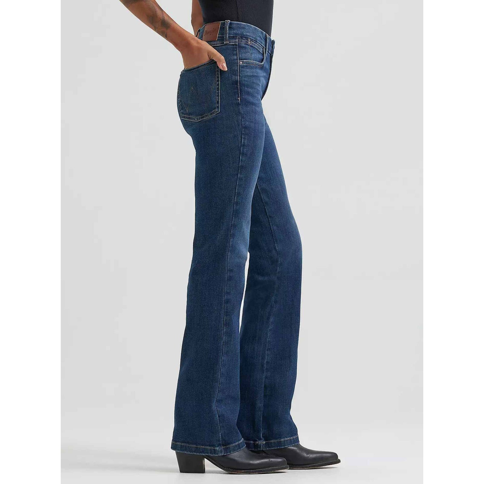 Wrangler Bespoke Bootcut Jeans in Lacey with contoured waistband and five-pocket styling.