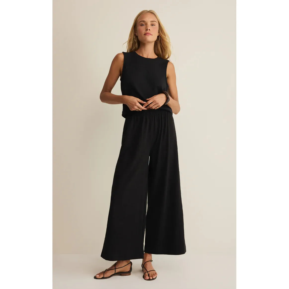 Z Supply Scout Textured Slub Pant in black, high-rise waist with elastic waistband, ankle-length wide-leg.
