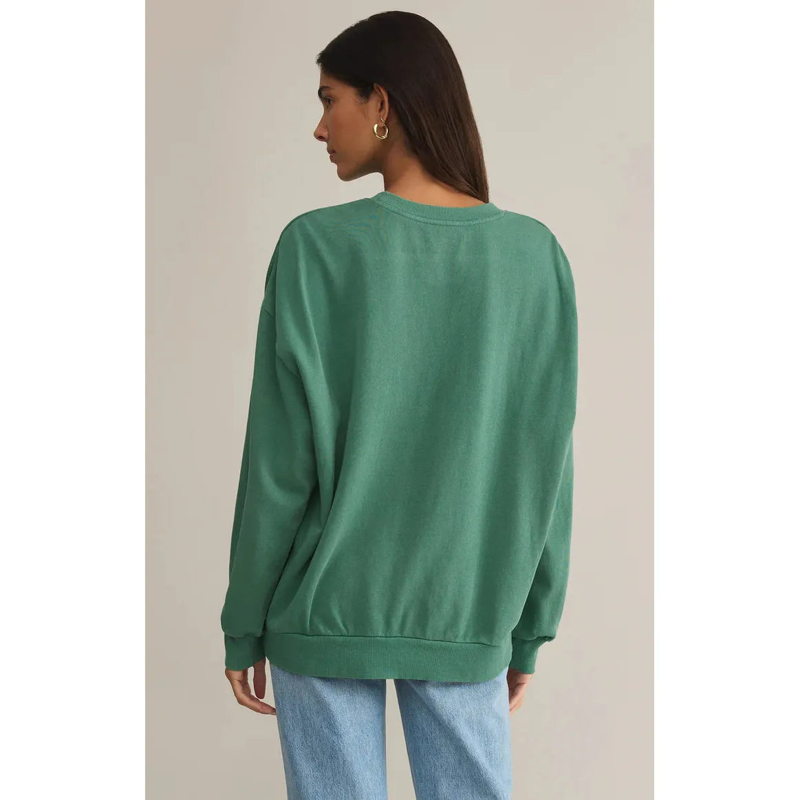 Relax in style with the Z Supply Sail Away Sunday Sweat Shirt featuring a cozy oversized fit and sailboat design.